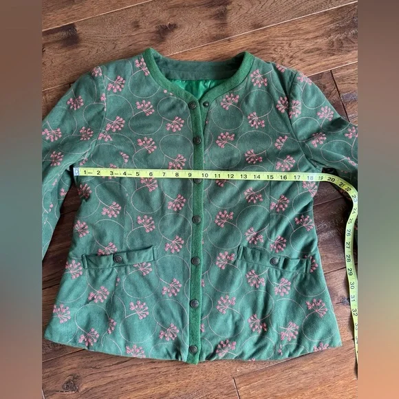 Cottage core suede green embroidered floral jacket size S with butterfly buttons - Picture 4 of 10